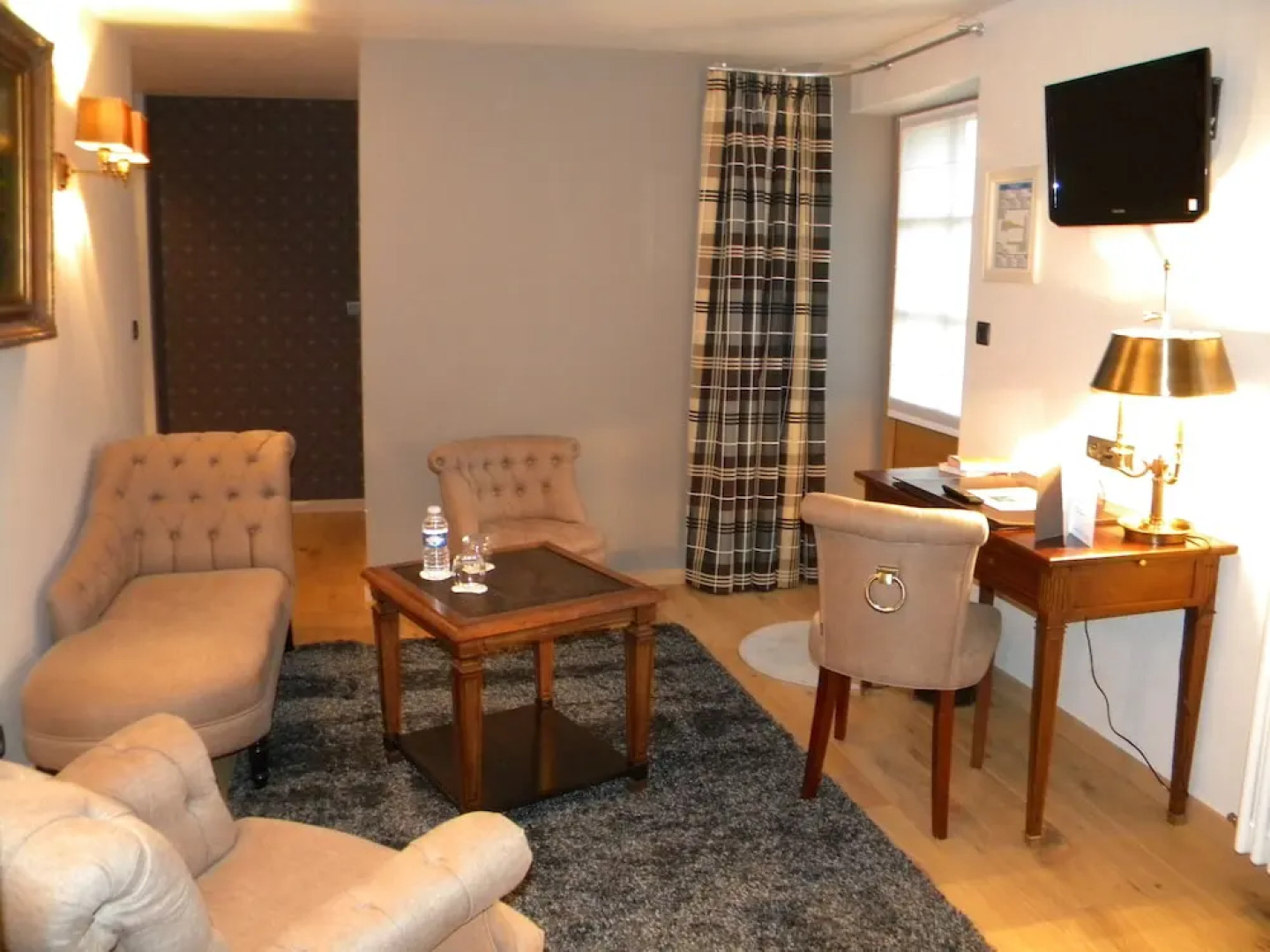 Le Domaine Chateau du Faucon