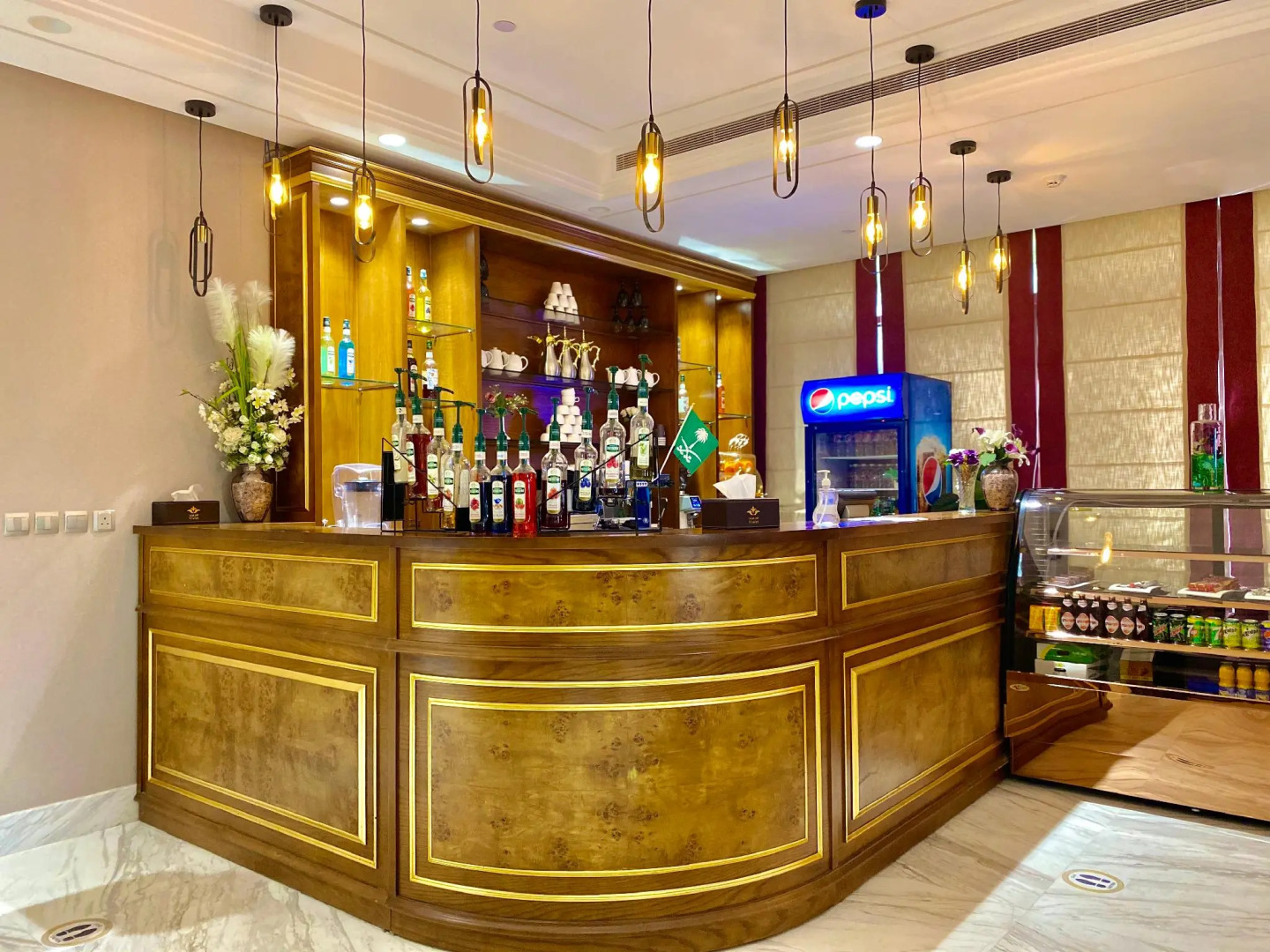 Violet Al Shisha Hotel