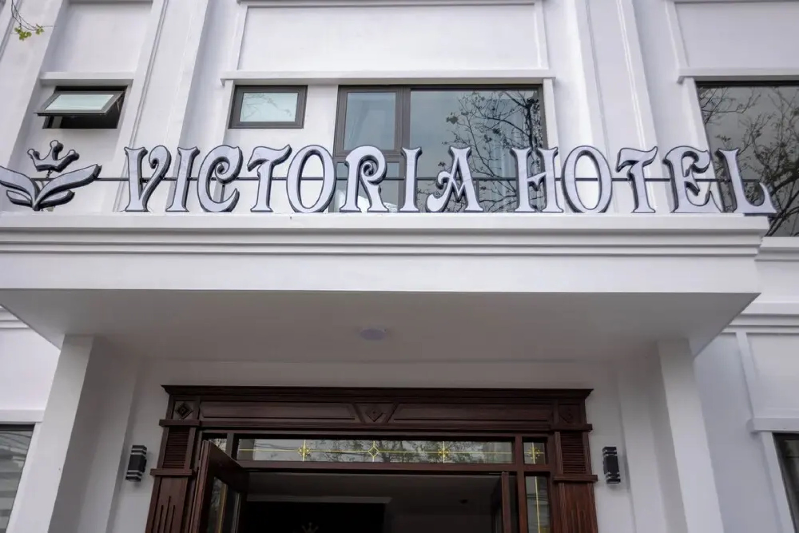 Victoria Hotel MC - by BAY LUXURY