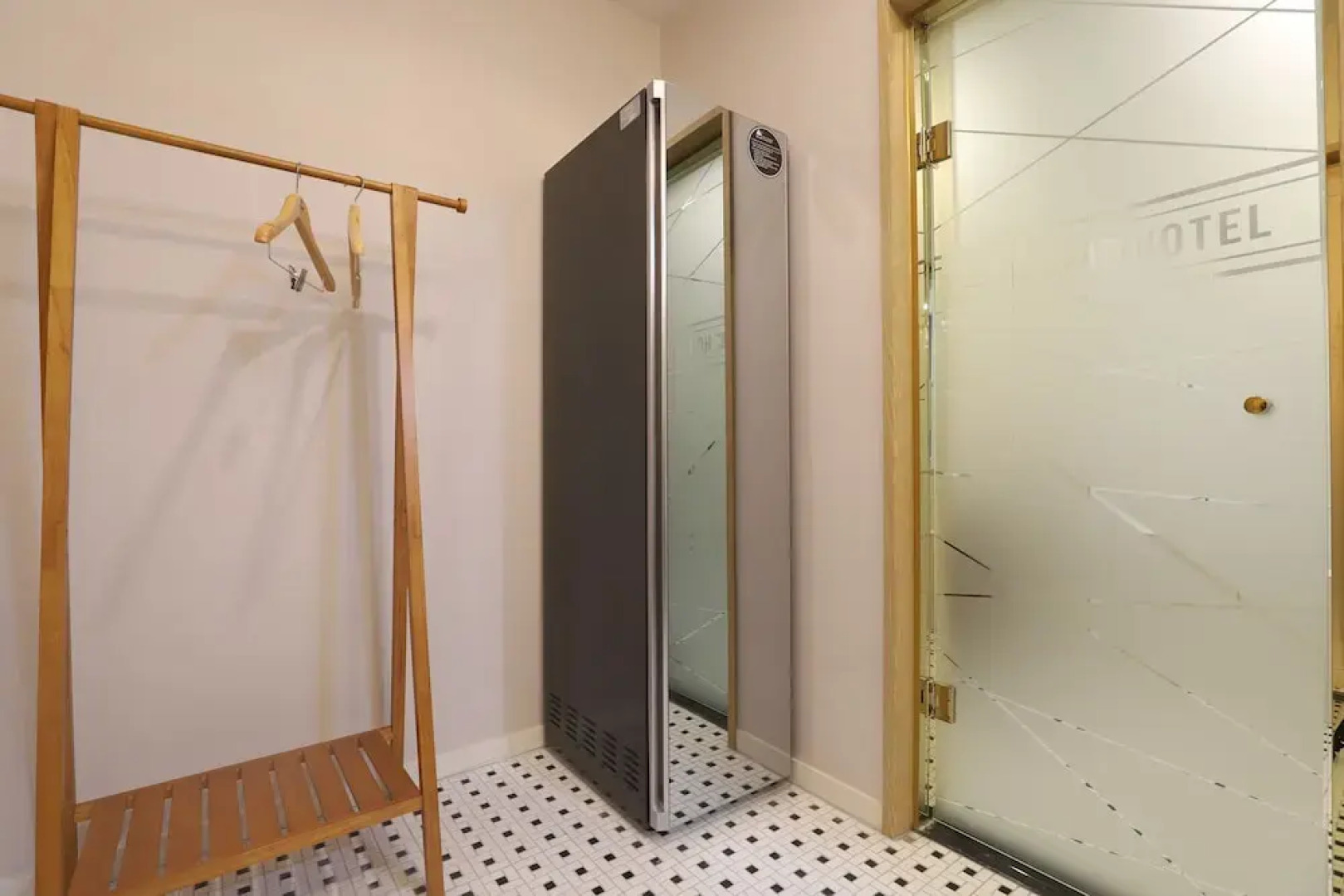 Geoje-Si Hound Hotel Jangseungpo