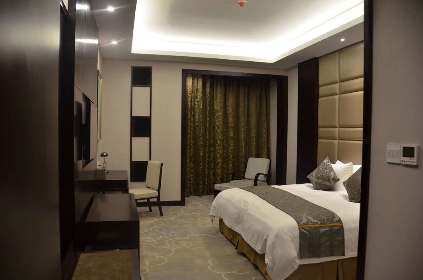 Linyi Damei Grand New Century Hotel