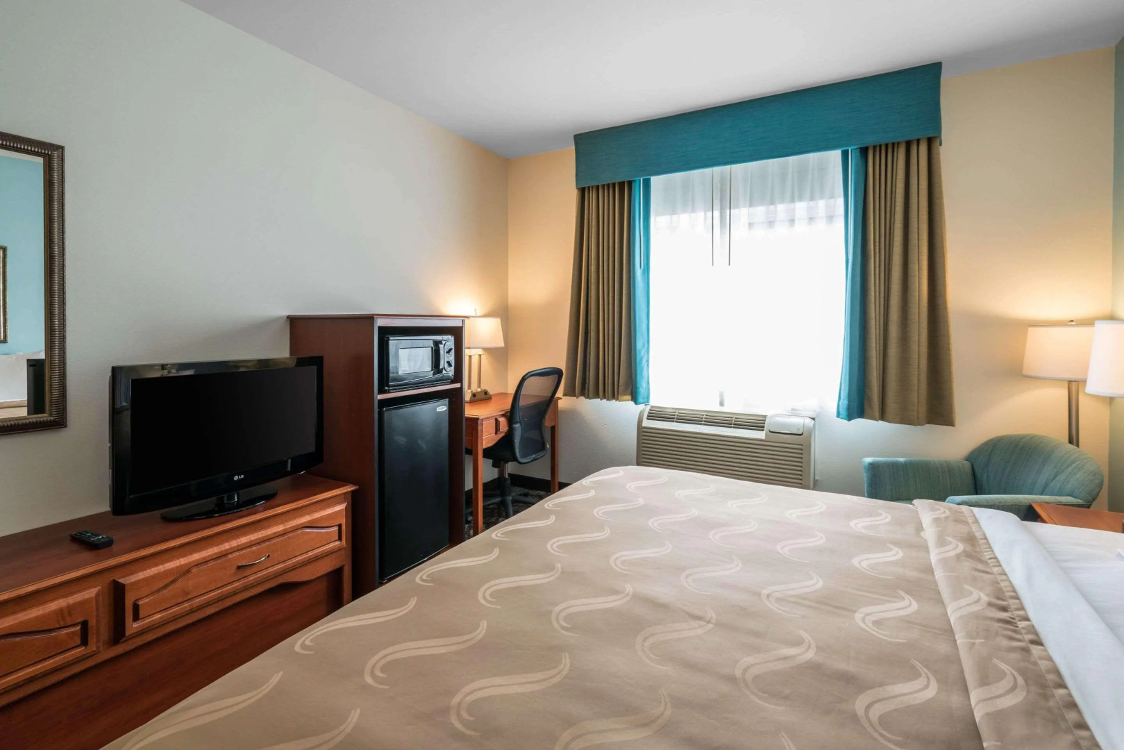 Quality Inn & Suites Sequim at Olympic National Park