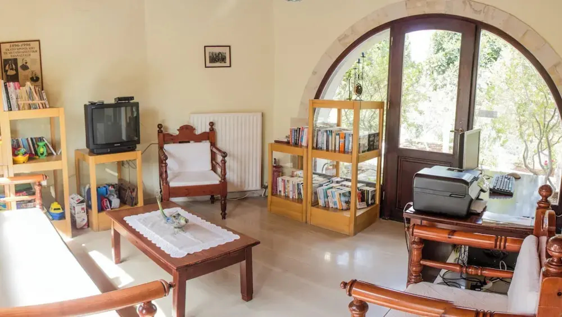 Heliopetra Studios, Small Village Close to Beaches