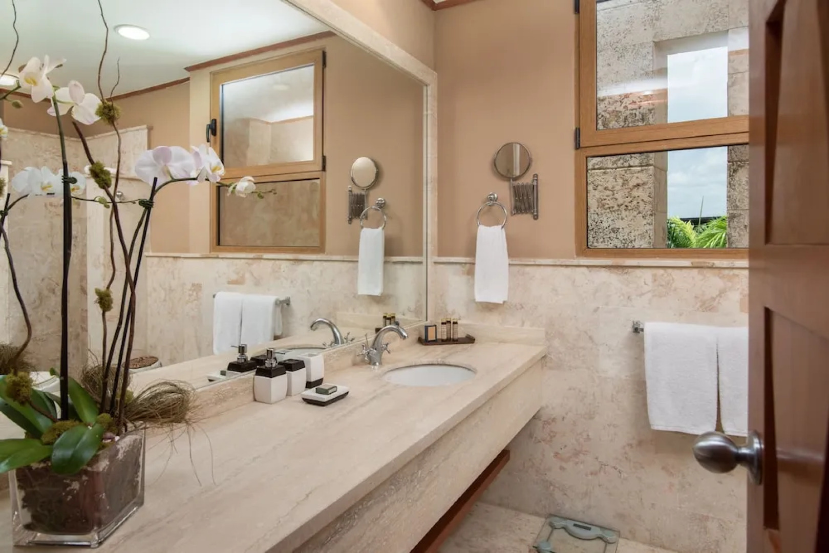 Los Altos Residences