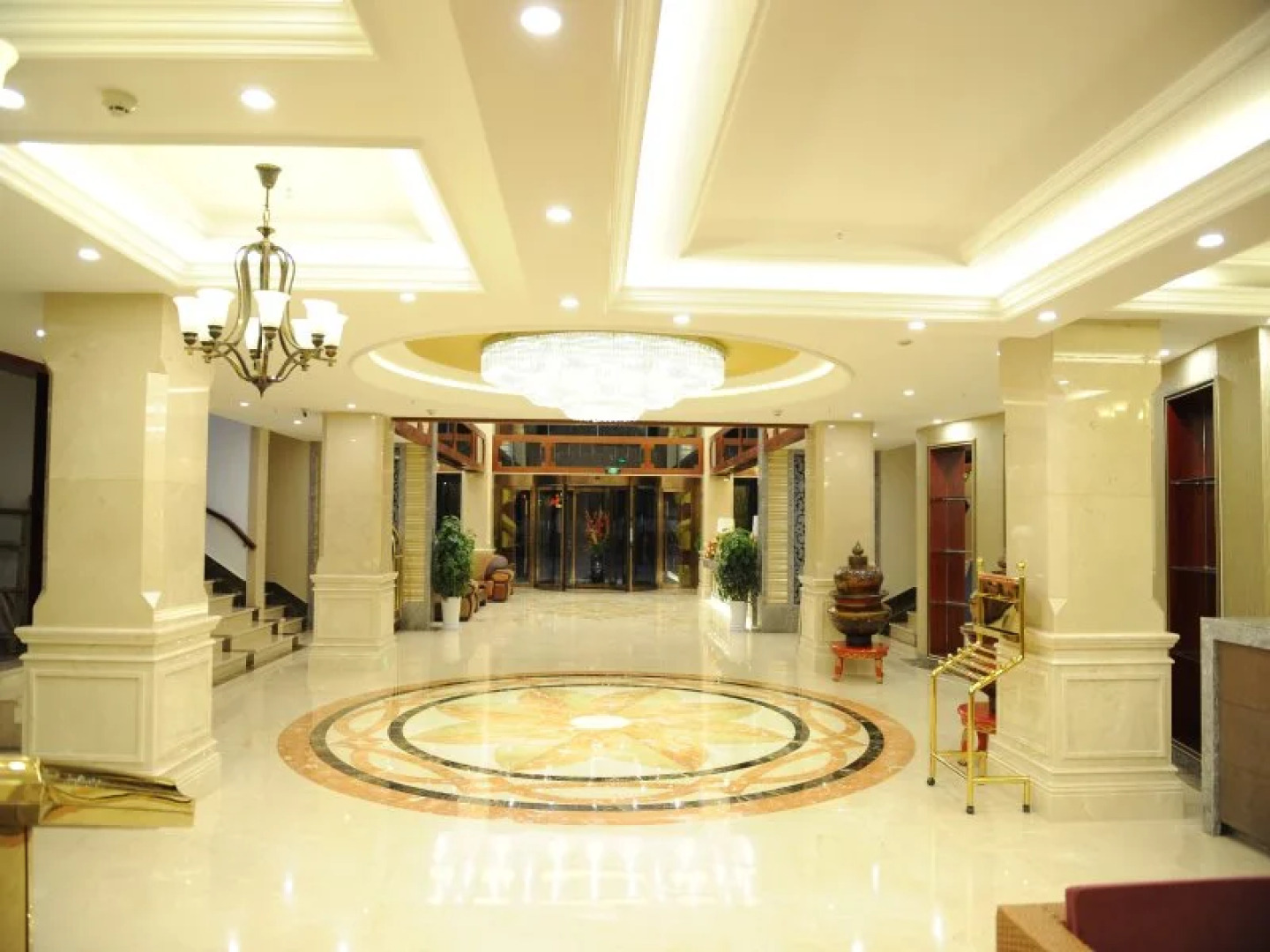 Shangrila Sanglong Hotel