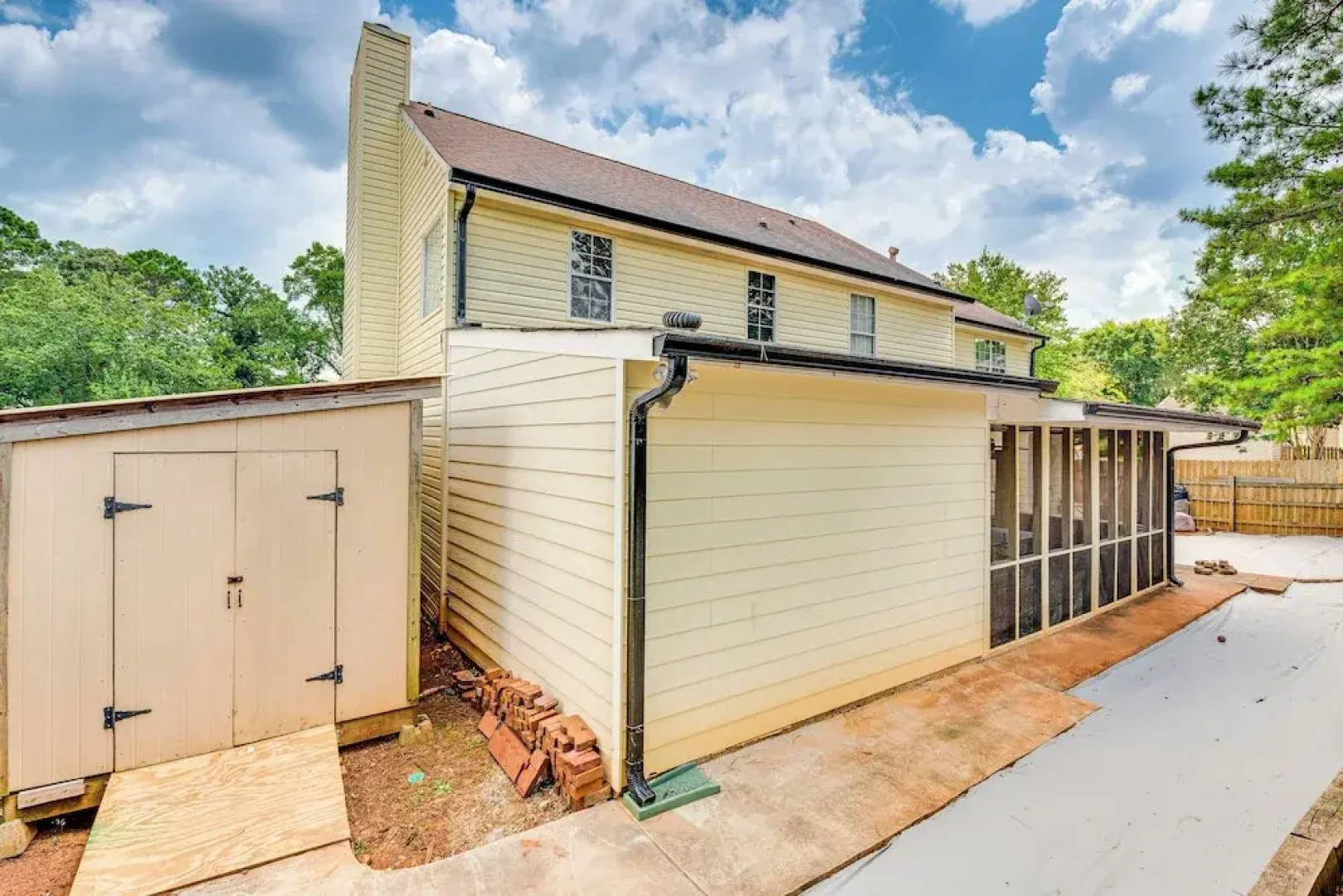 5 Mi to Lake Acworth: Georgia Gem w/ Private Patio