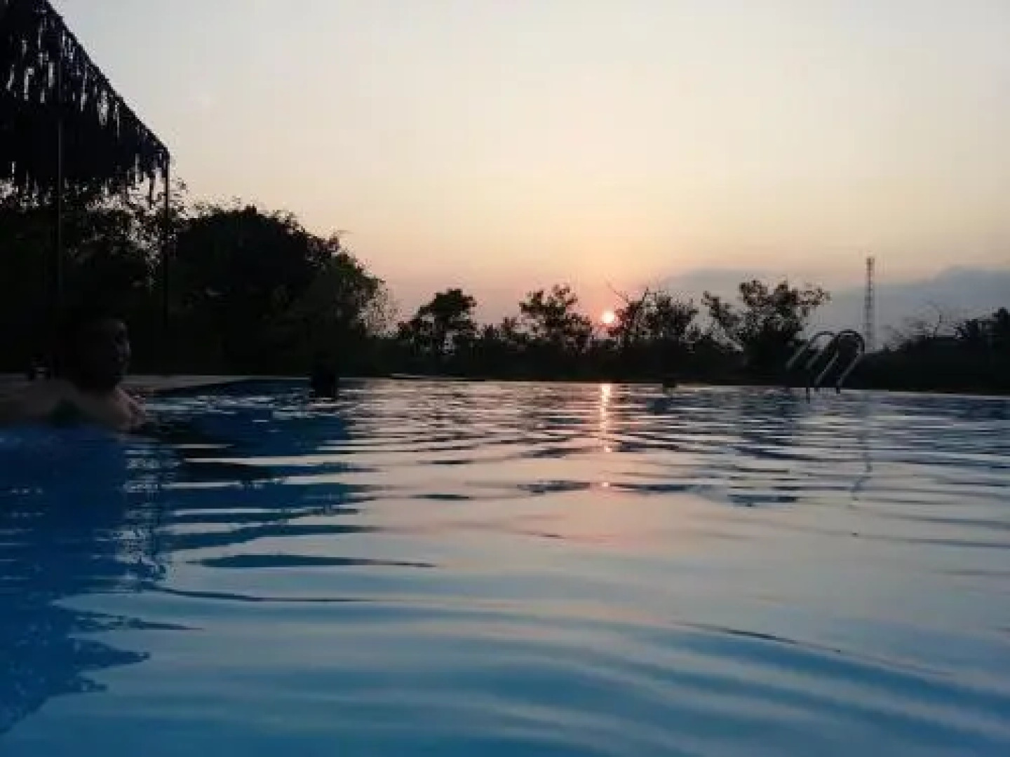 Eco Hotel Black & White - Anuradhapura