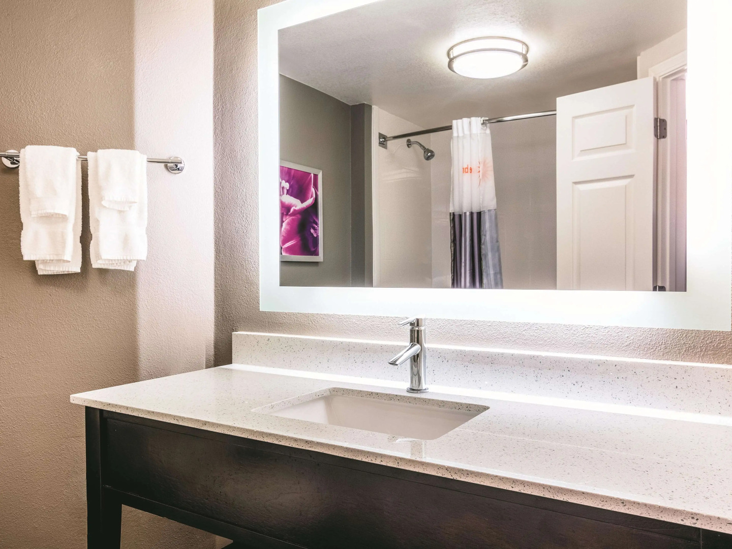 La Quinta Inn & Suites by Wyndham Shreveport Airport