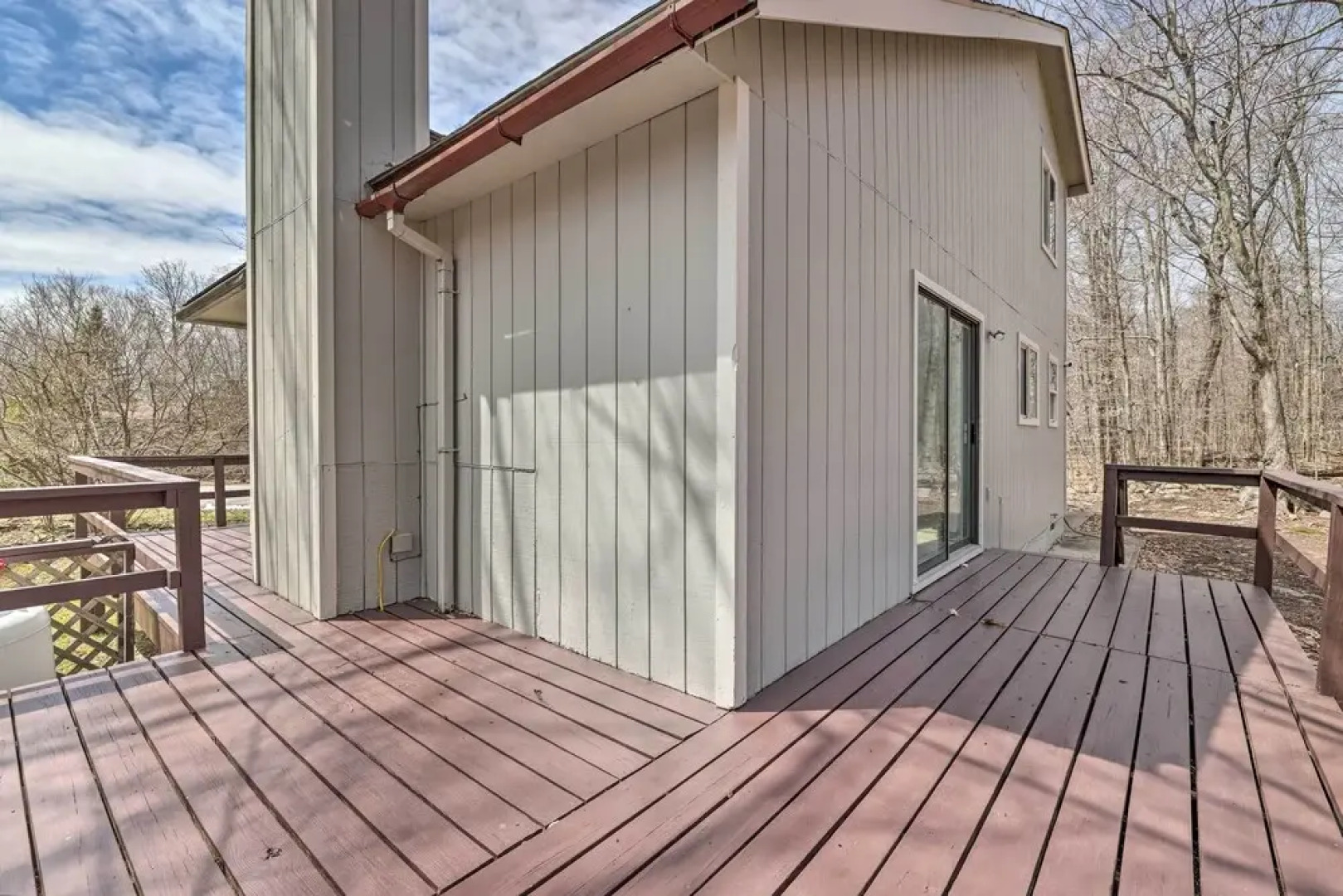 < 2 Mi to Dresser Lake: Home w/ Pool Access!