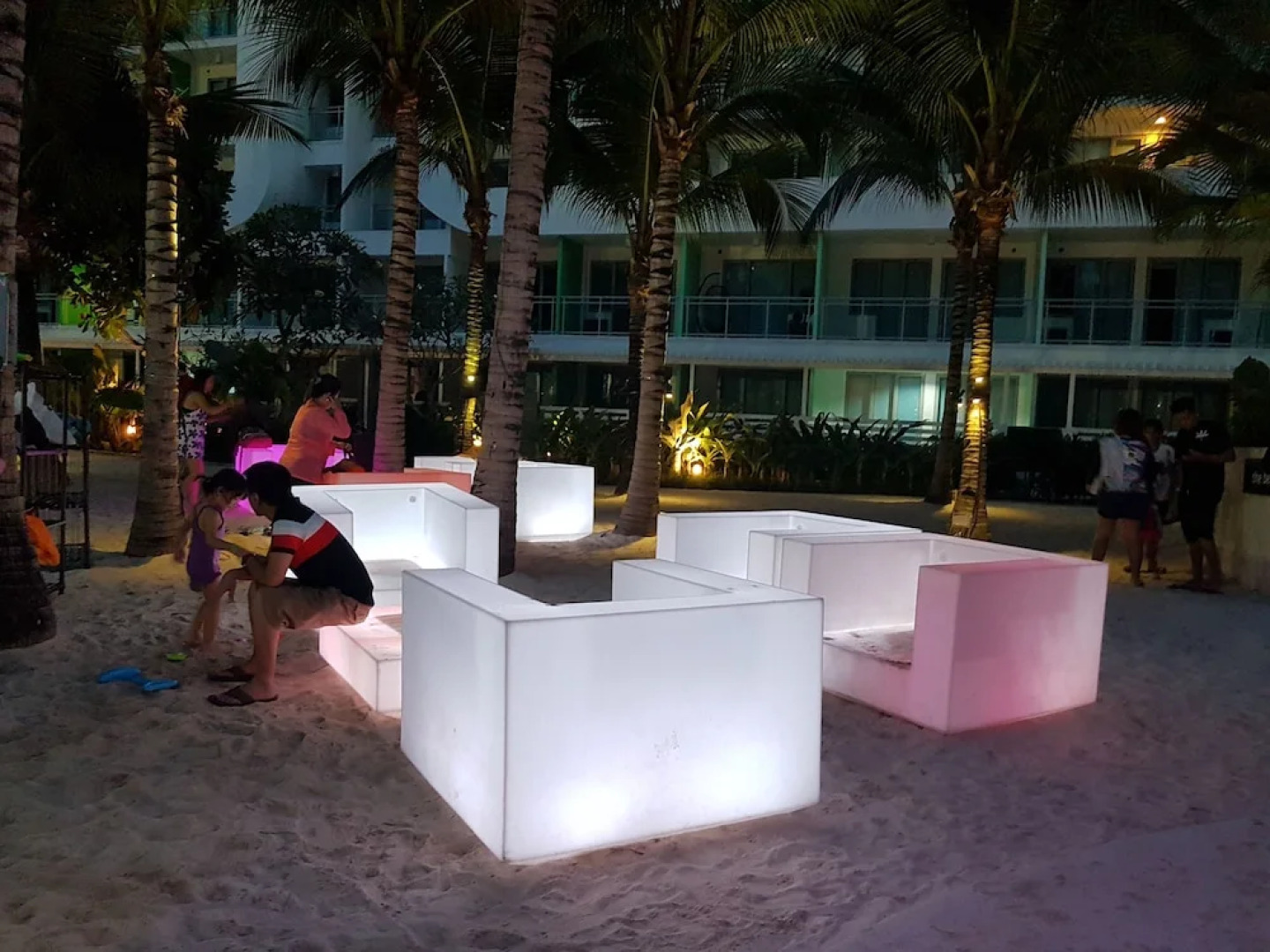 Maui Condotel @ Azure Urban Resort Residence