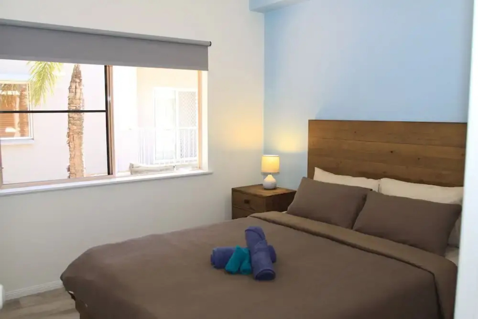 Contemporary Convenient Central Retreat