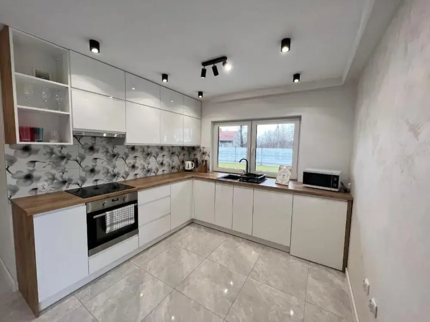 Apartamenty Max House