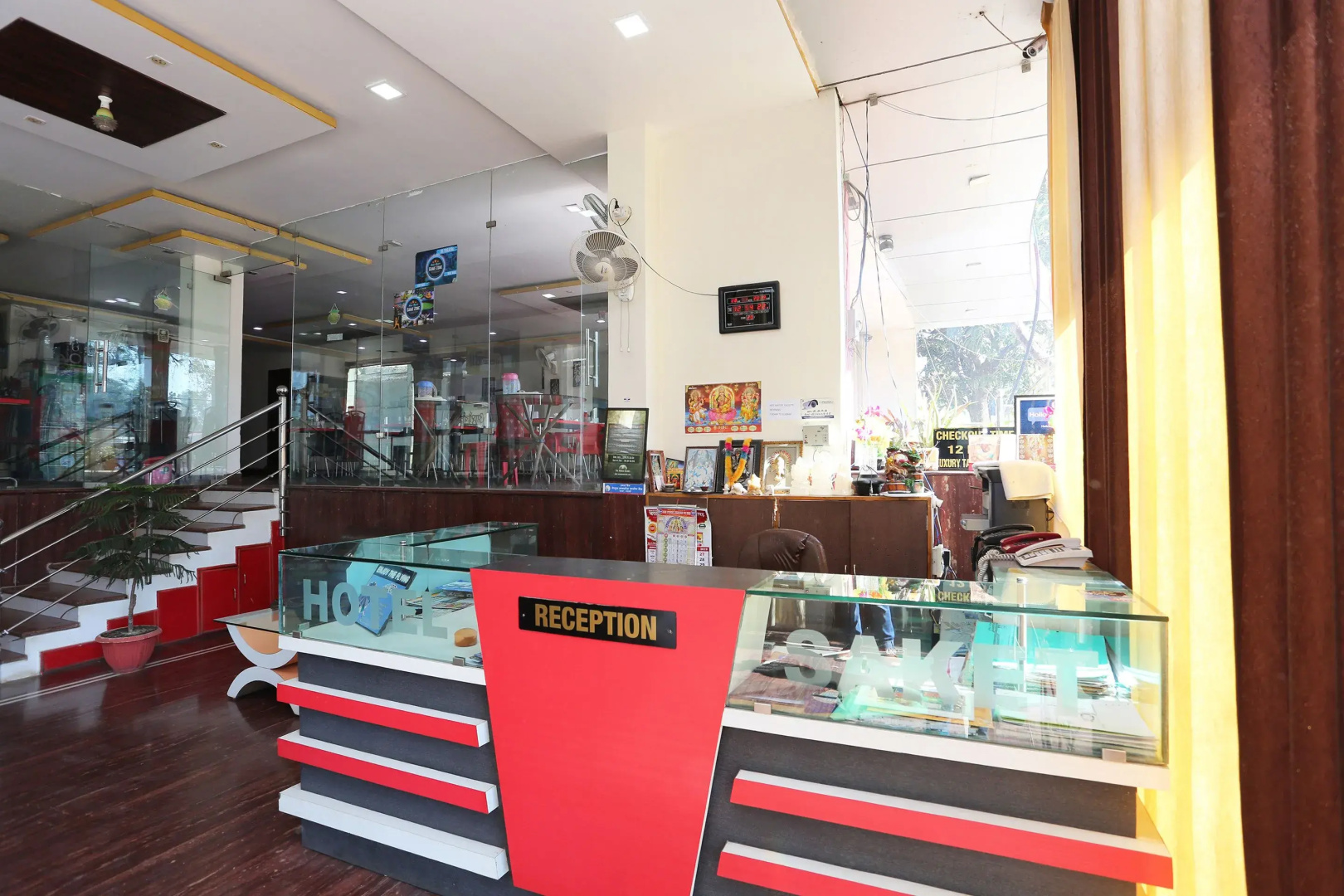 OYO 7828 Hotel Saket
