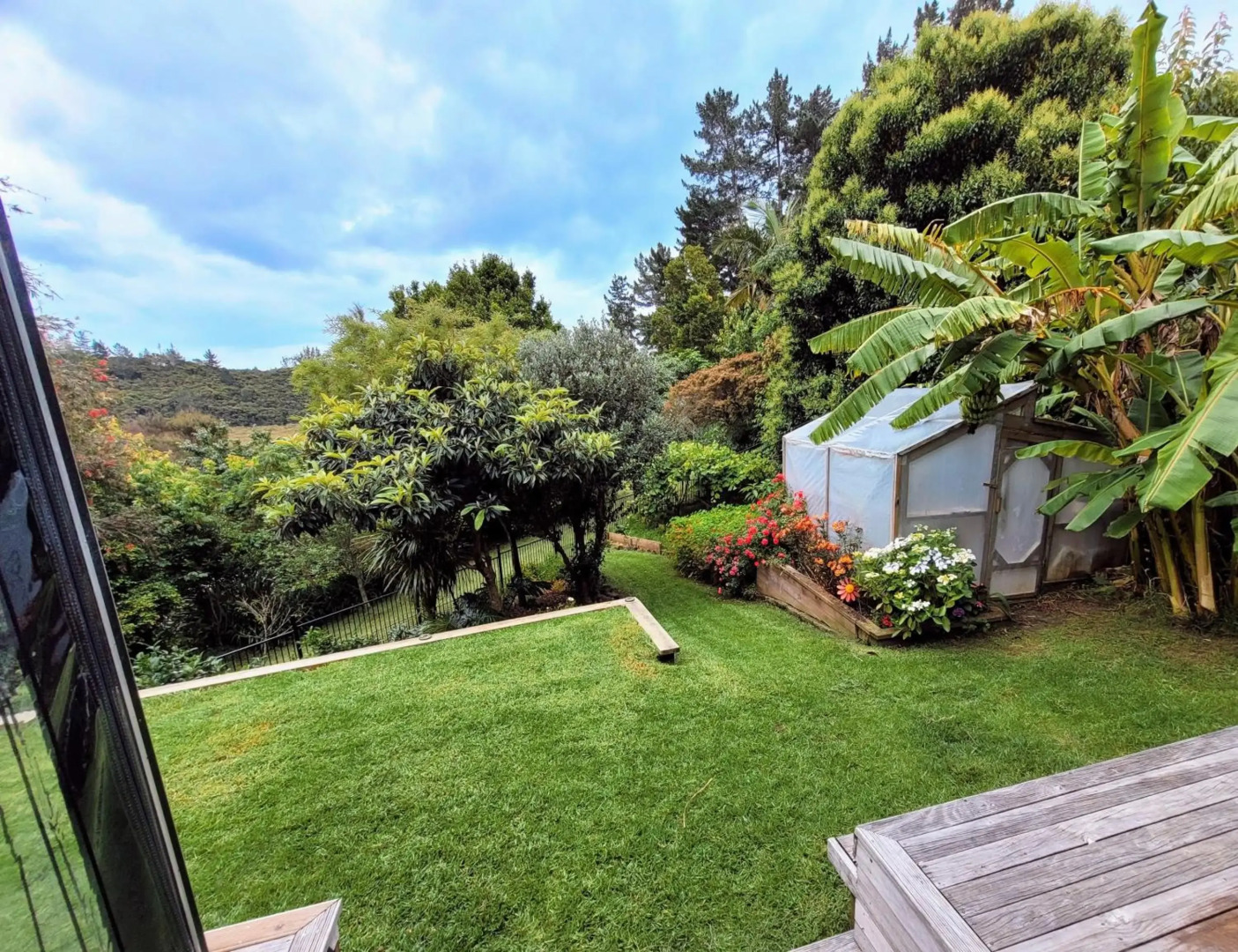 Garden Bliss & Bird Sanctuary in Paihia Estuary