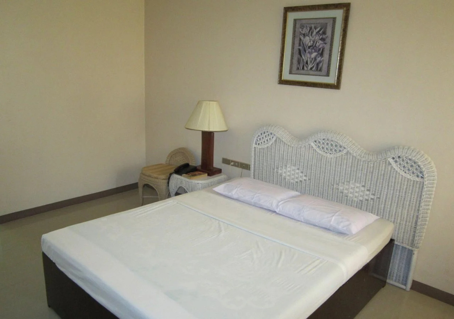 Harbor Lights Hotel and Restaurant