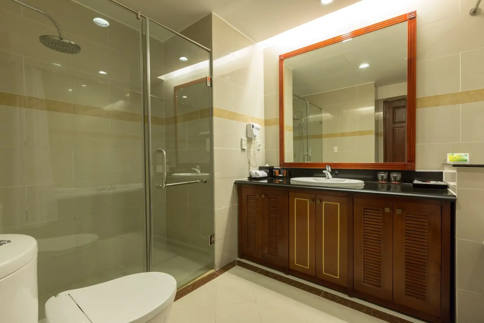 Tan Son Nhat Saigon Hotel