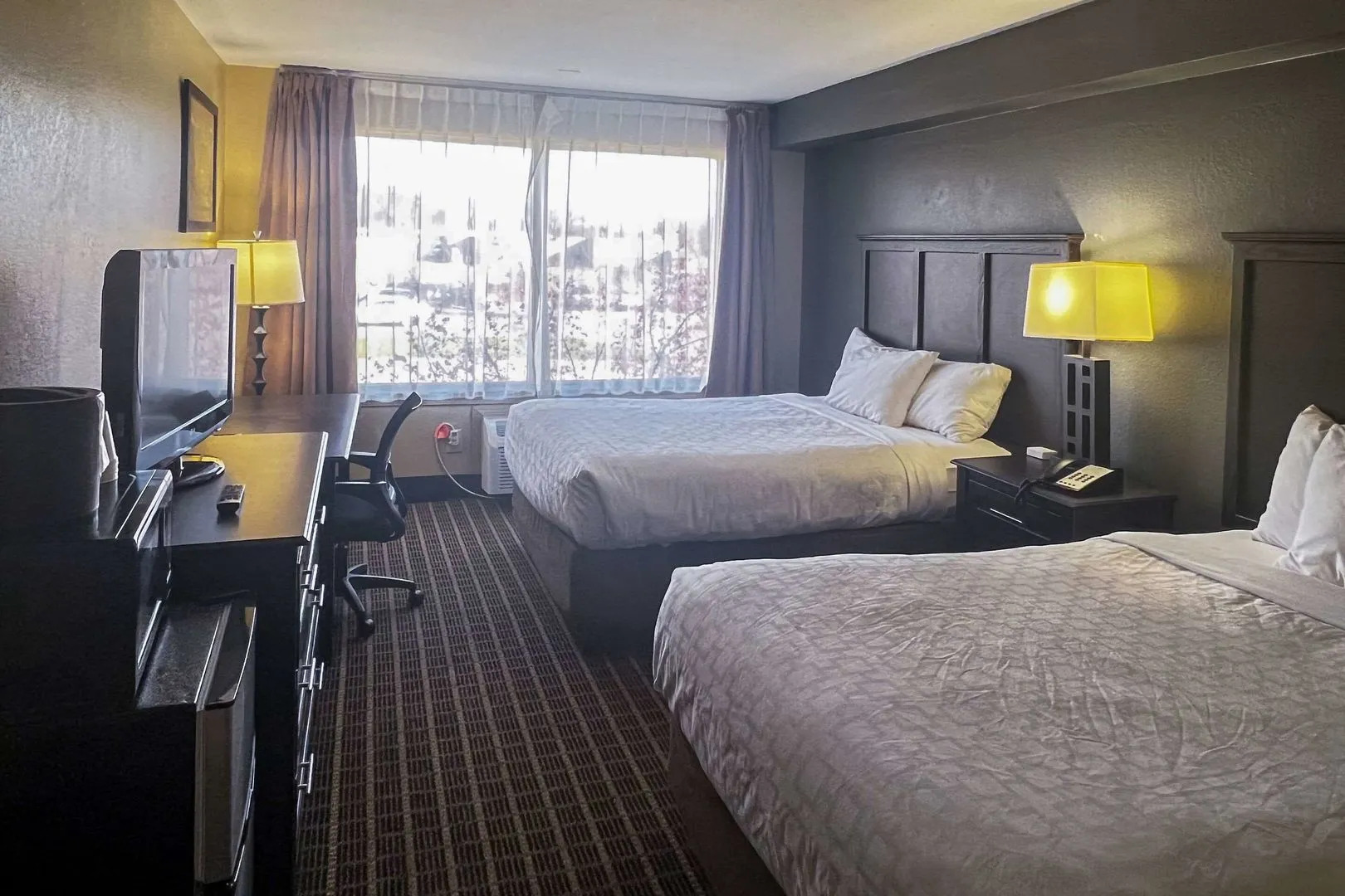 Days Inn & Suites by Wyndham Norton Shores/Muskegon