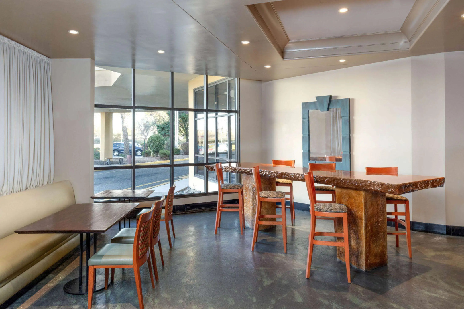 La Quinta Inn & Suites by Wyndham Secaucus Meadowlands