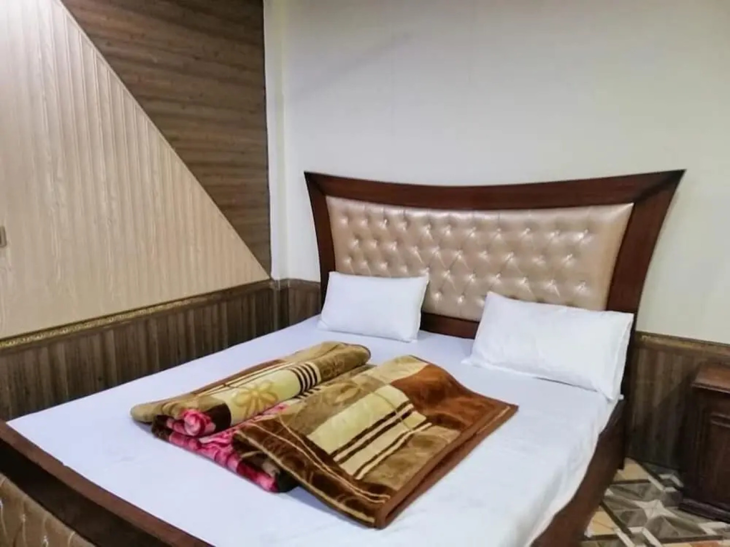 Madina Tower Hotel & Restaurant