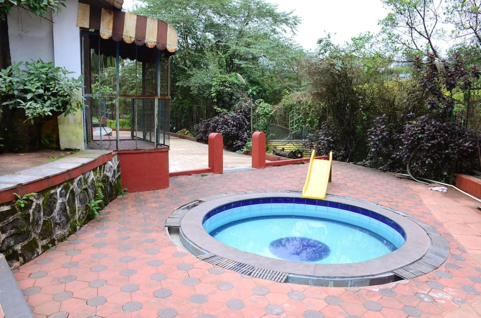 OYO 7293 Basilica Holiday Home