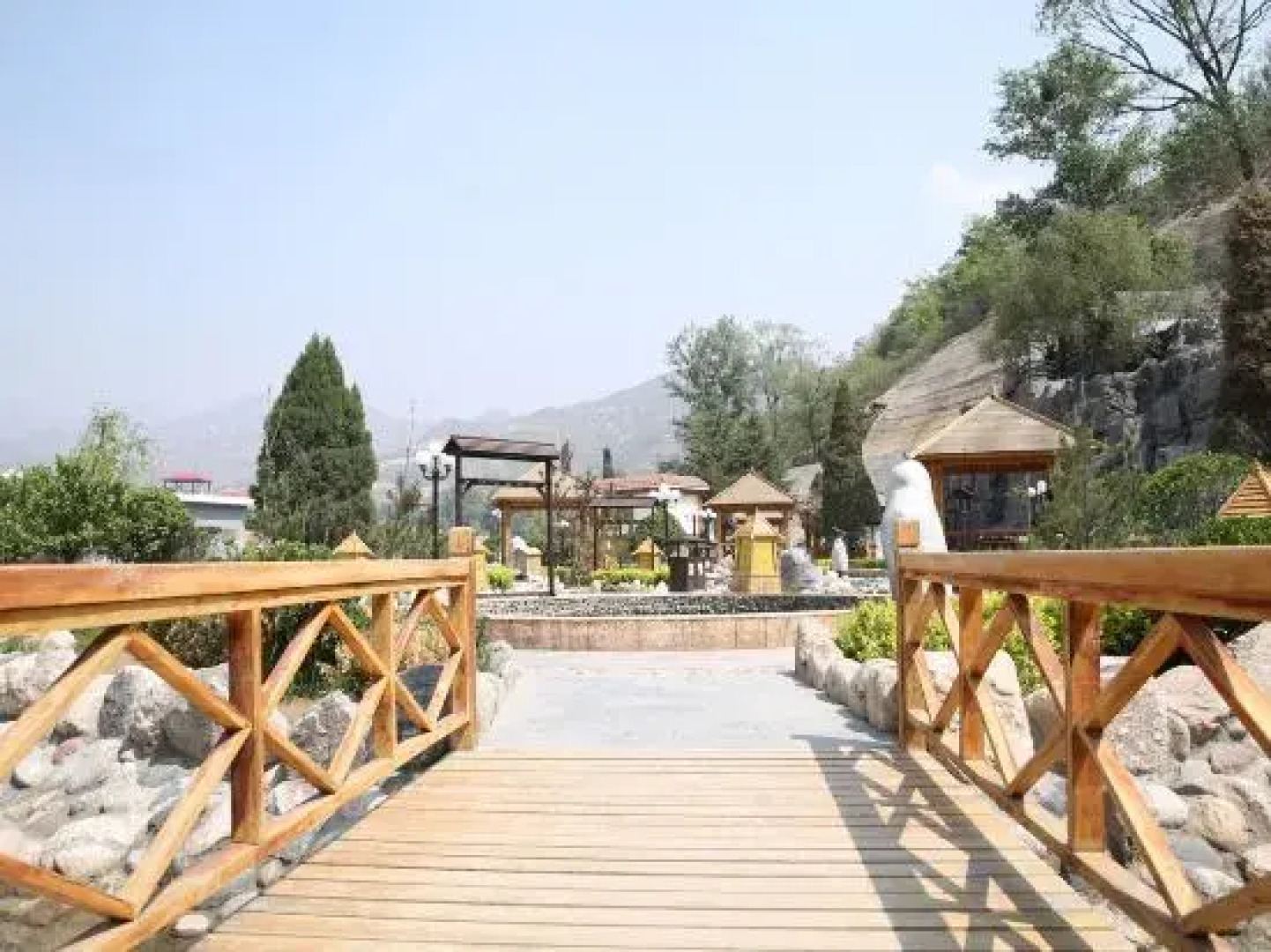 Linduo Hot Springs
