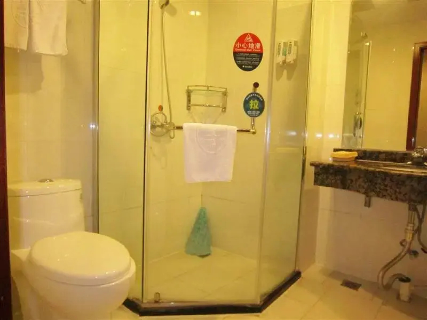 GreenTree Inn Heze Railway Station Hotel