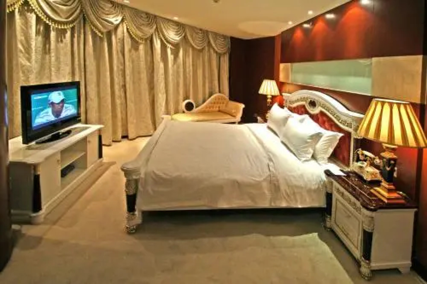 Jinling Danyang Hotel