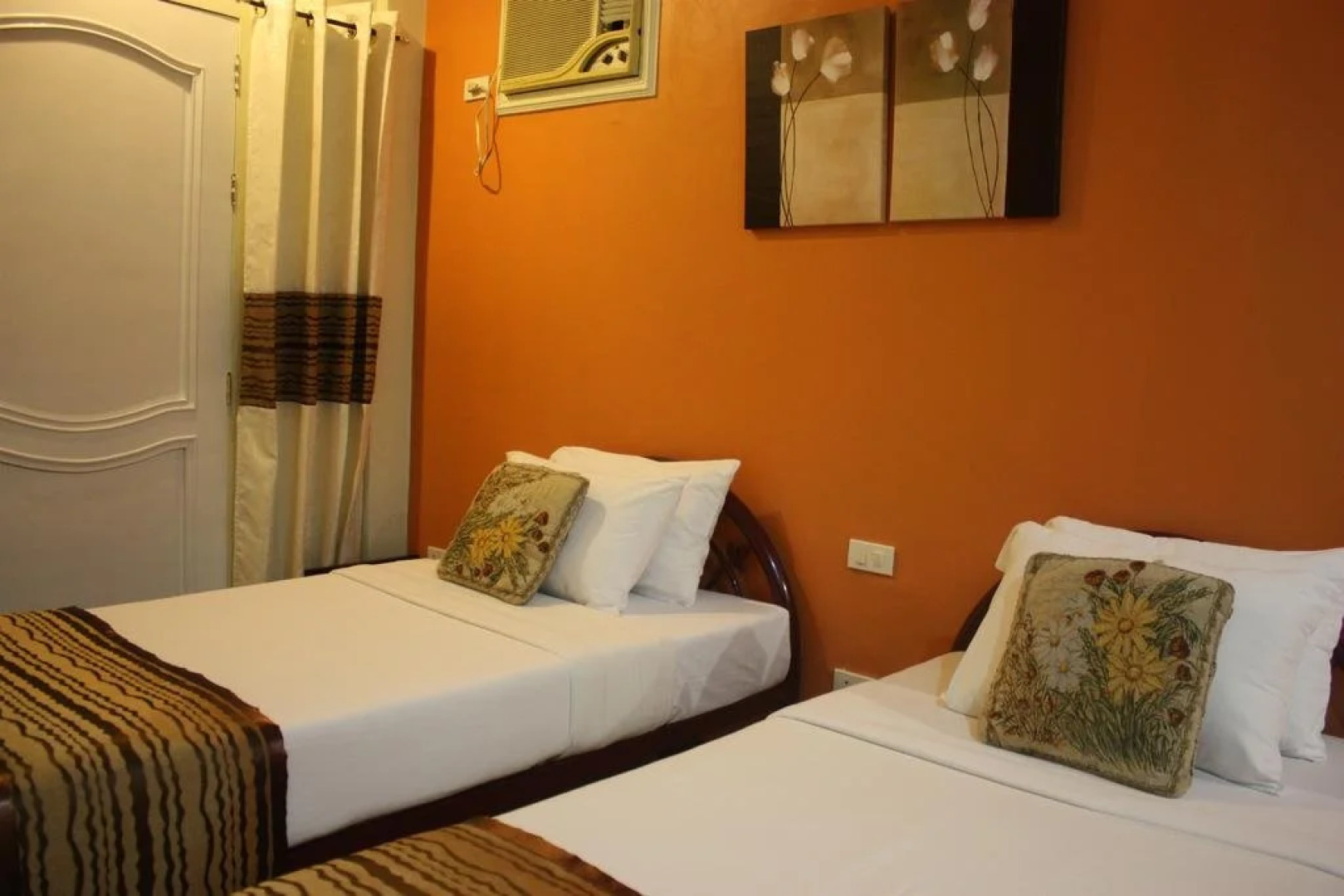 La Piscine Bed And Breakfast