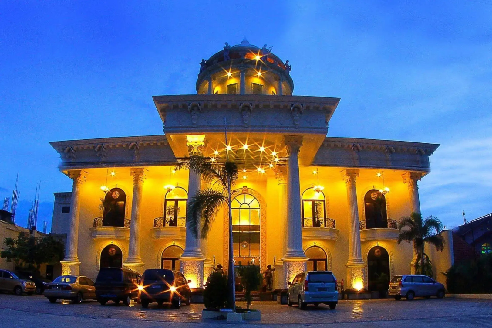 The GRAND PALACE Hotel - YOGYAKARTA