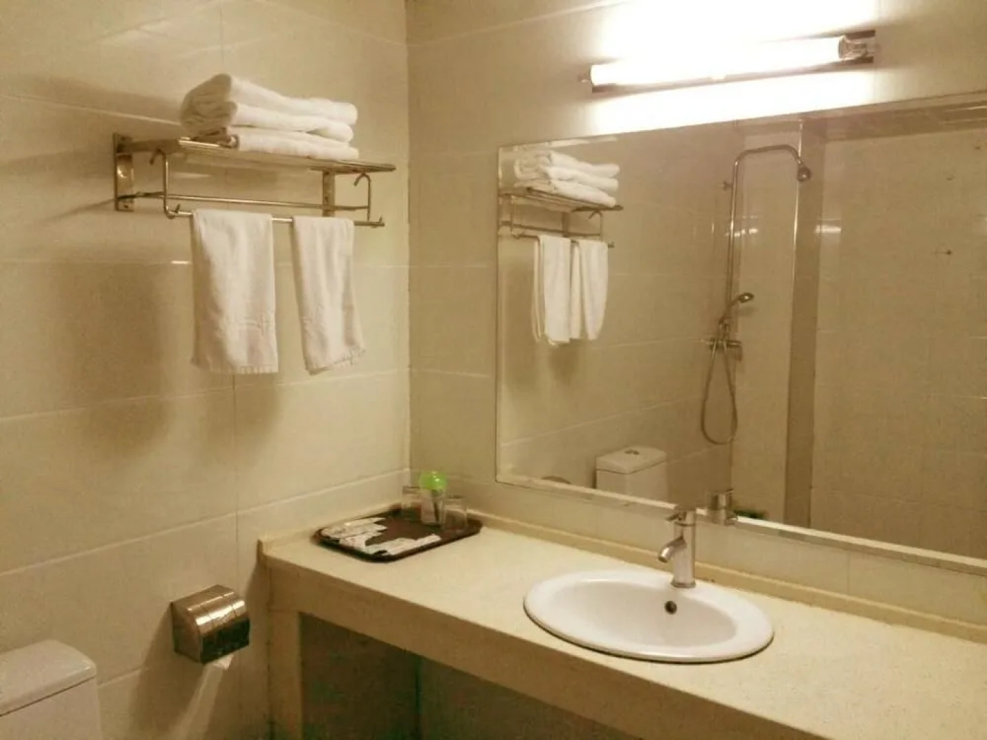 Xinyang Tianyi Express Hotel