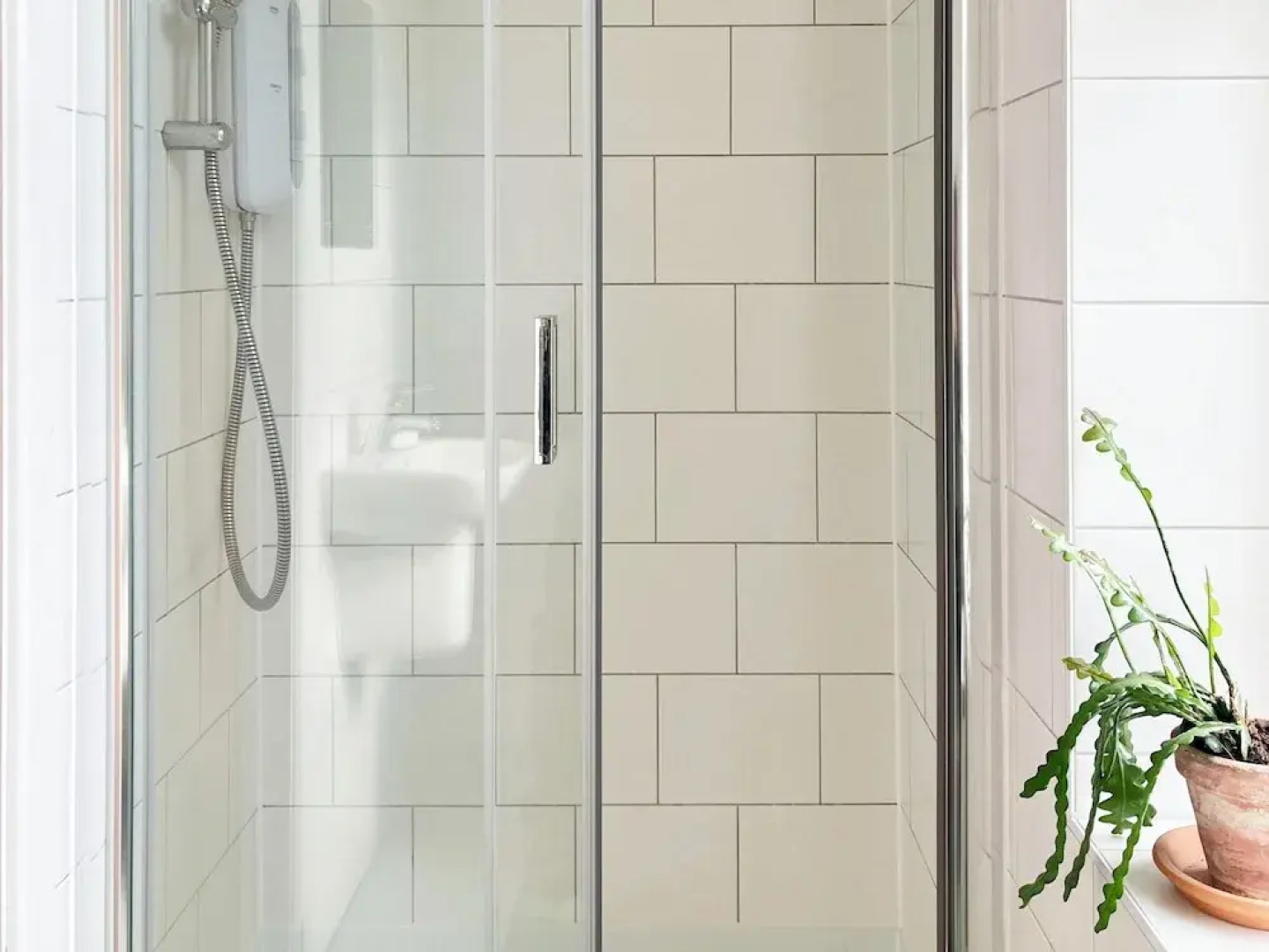 The Old Riverside School House Apt 3