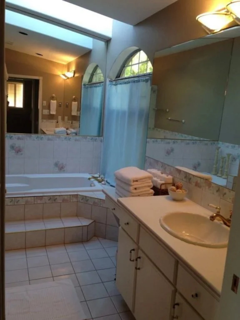 Harrison Lakehouse Vacation Home - House Rental