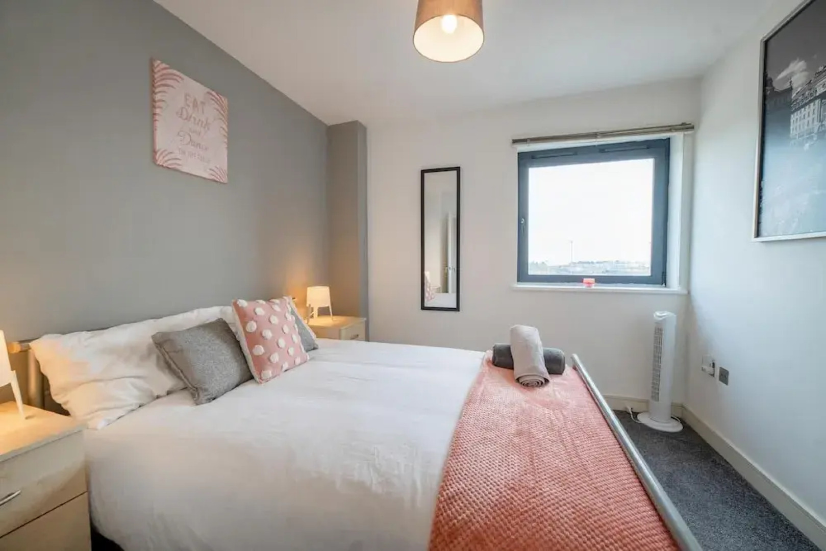 Dyzyn Living - The East Lock Business Travel Wifi Parking