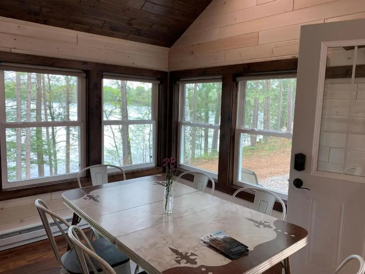 Deerwood Resort - Chickadee Cabin