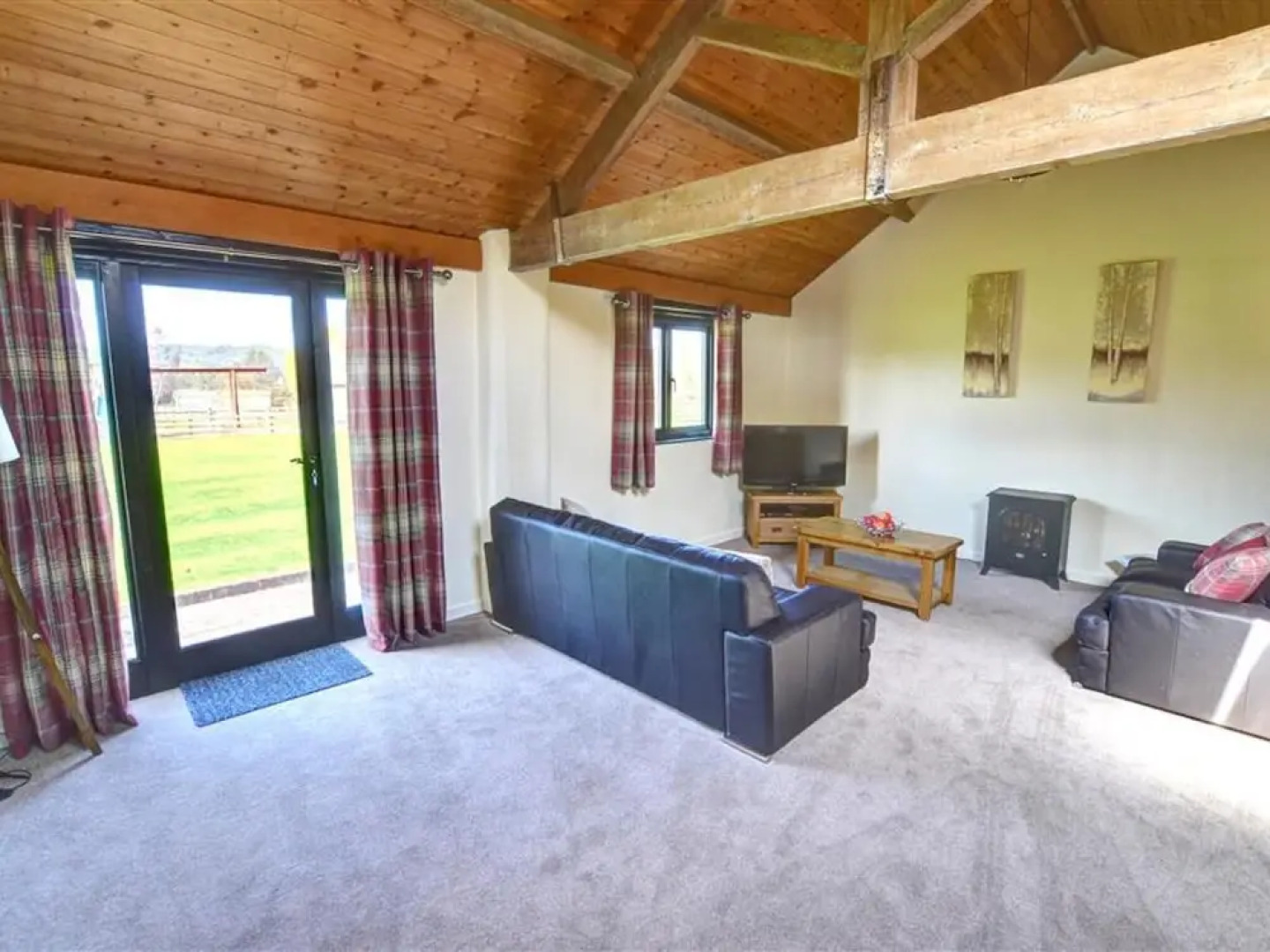 Spacious Holiday Home in Llandinam near River