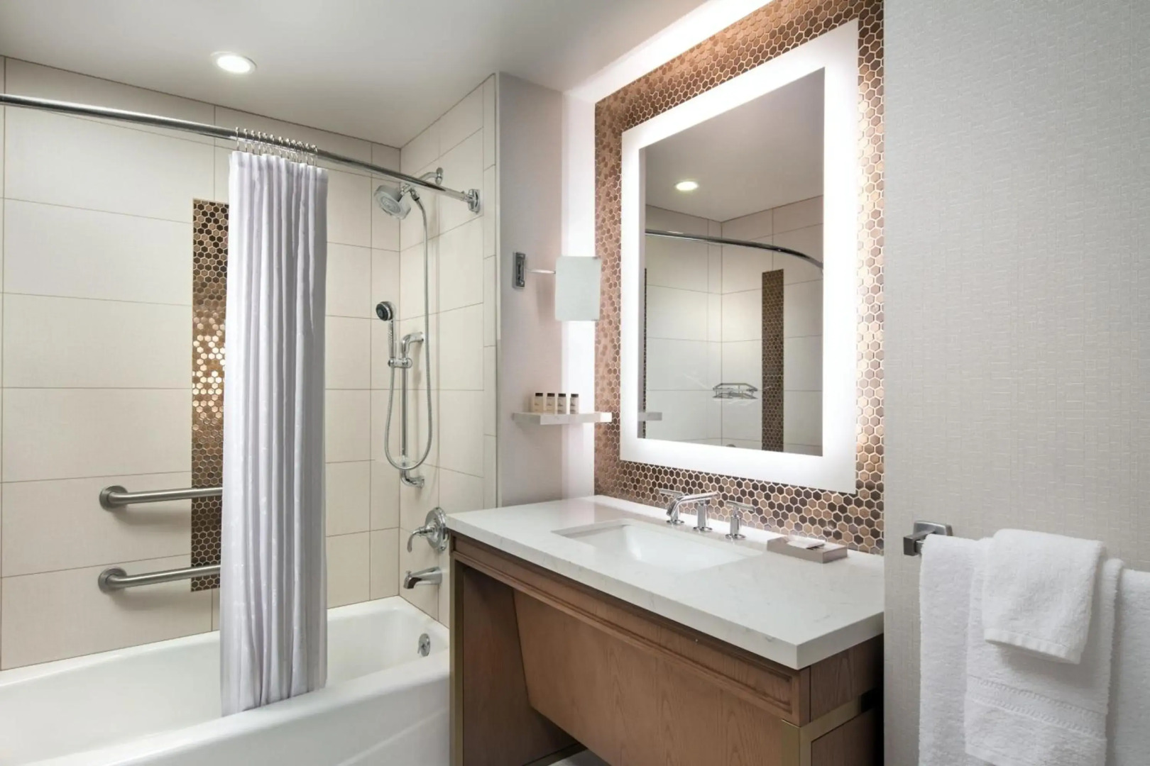 Sheraton Redding Hotel at the Sundial Bridge