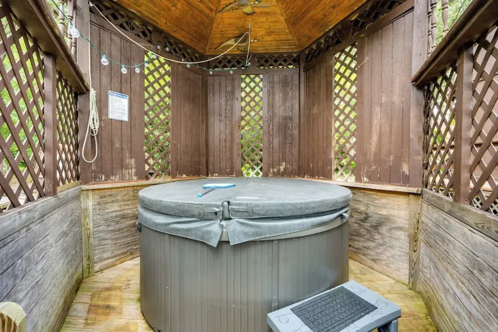 Waterfront Heathsville Cottage w/ Dock & Hot Tub!