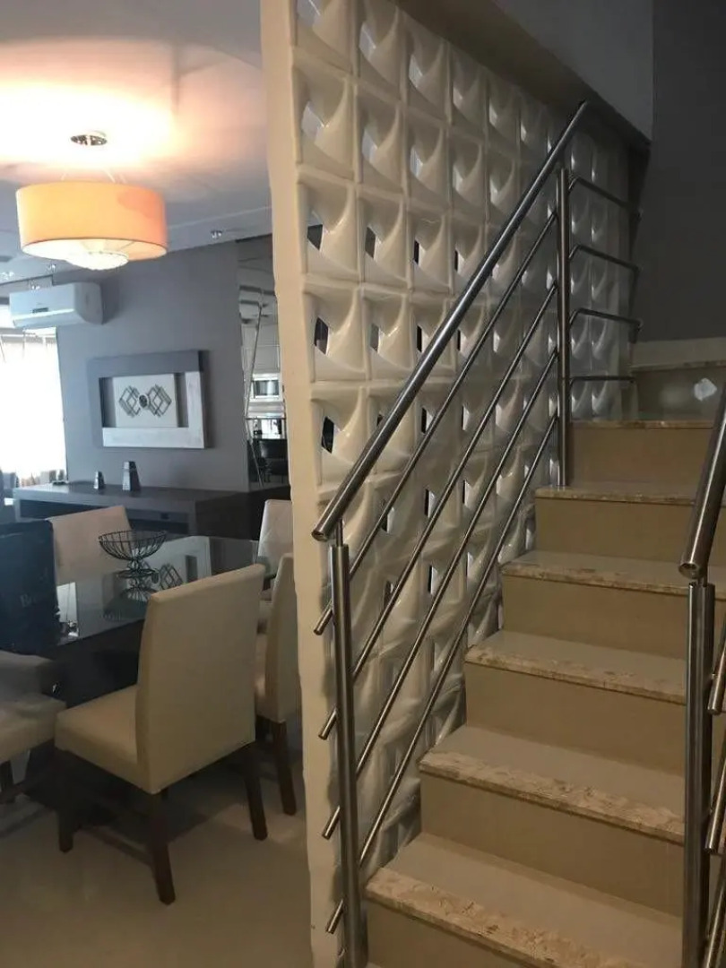 Cobertura com piscina aquecida/ Praia do Mariscal