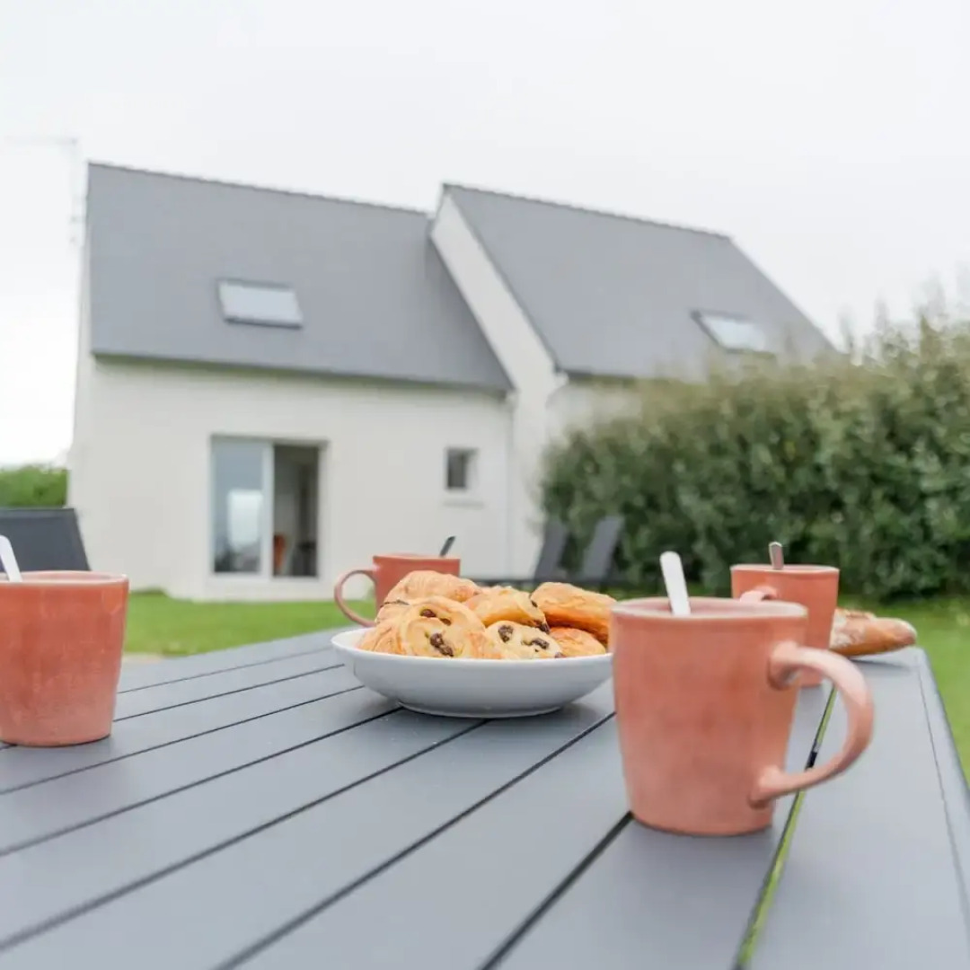 Charming House 300m From the sea