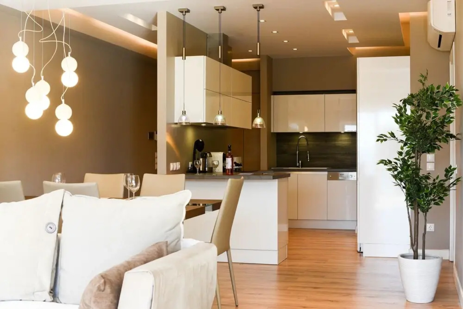 142m² Bright Alimos Apartment with Marina View