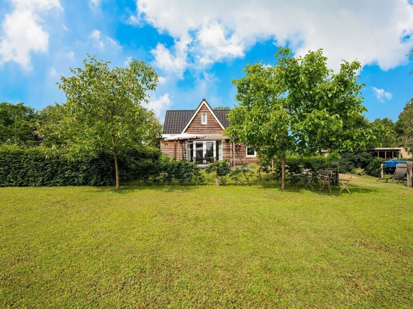 Pretty Holiday Home in Vroomshoop with Garden