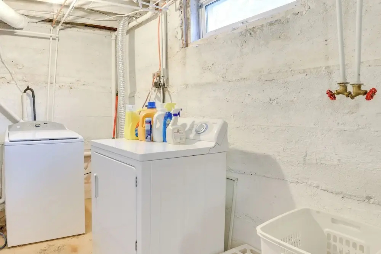 Walk to Lake Michigan: Pet-friendly Charlevoix Gem