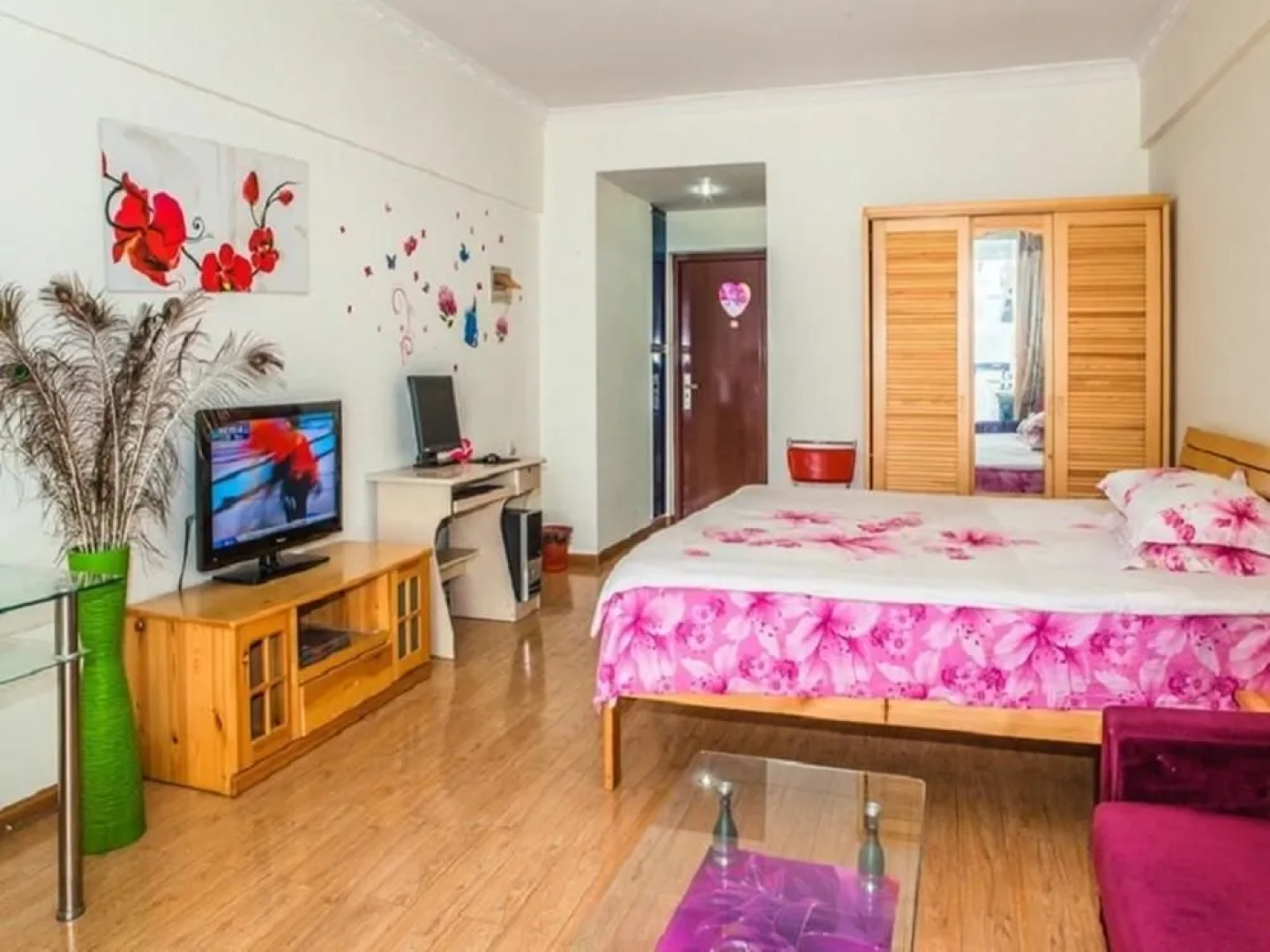 Crystal Love Serviced Apartment