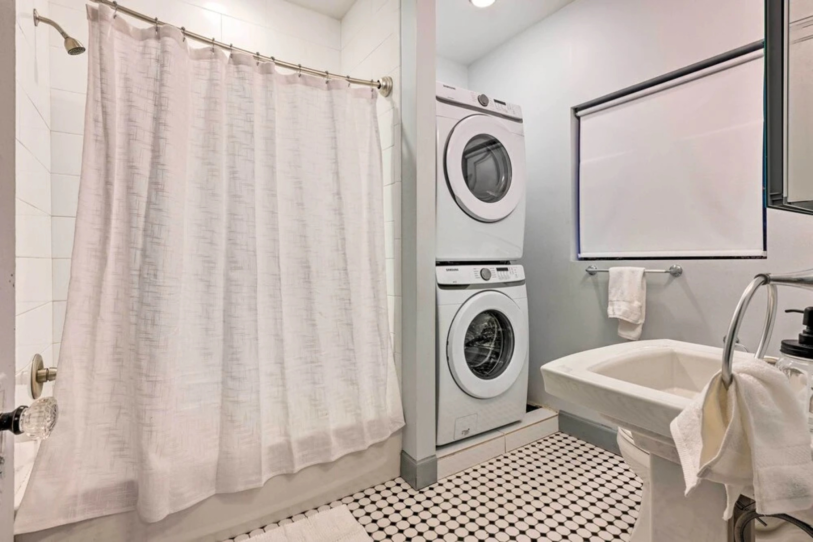 Detroit Vacation Rental: 8 Mi to Downtown!