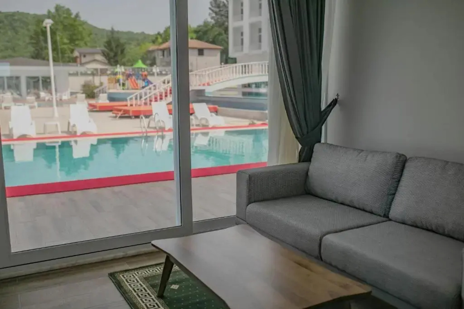 Mourouj Gloria White Palace Hotel & SPA