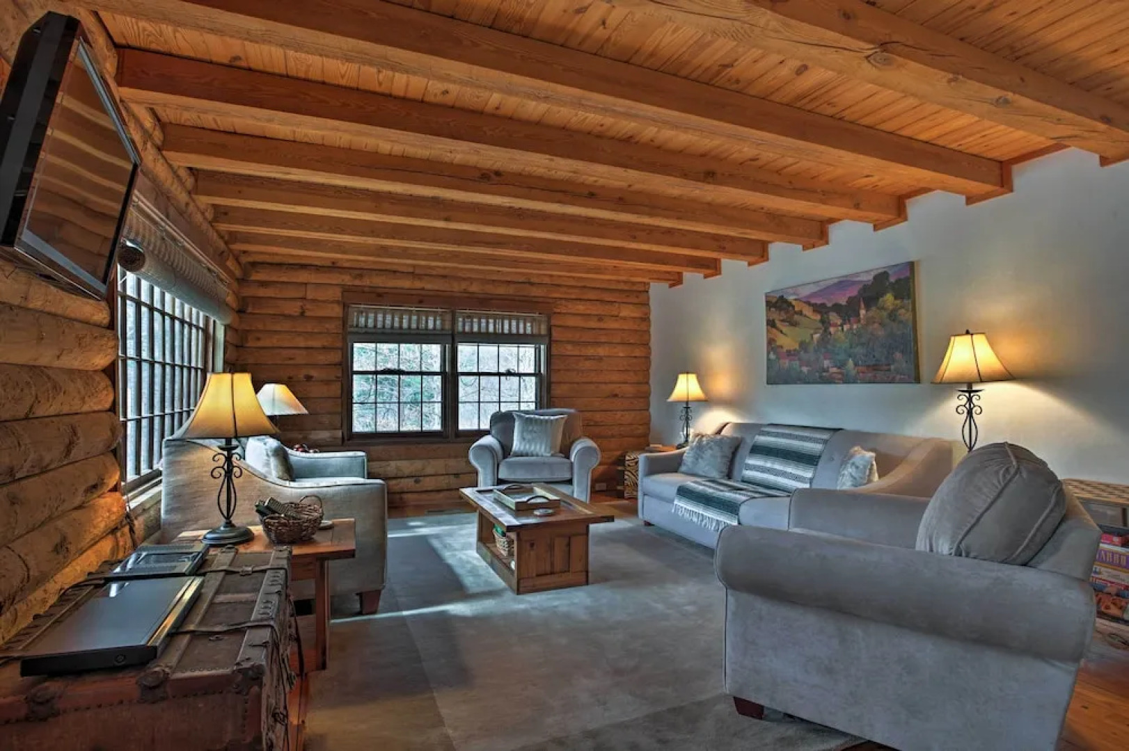 Family-friendly Massanutten Log Home w/ Views!