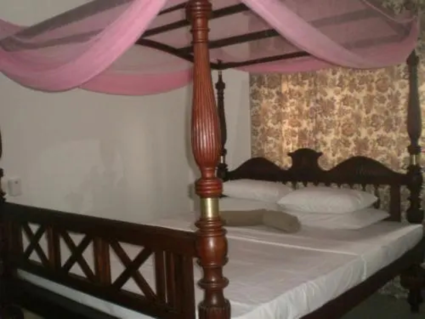Village Hide