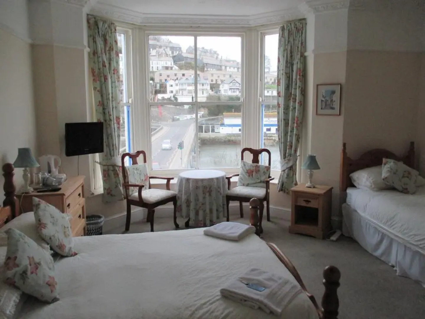 Bridgeside Guest House