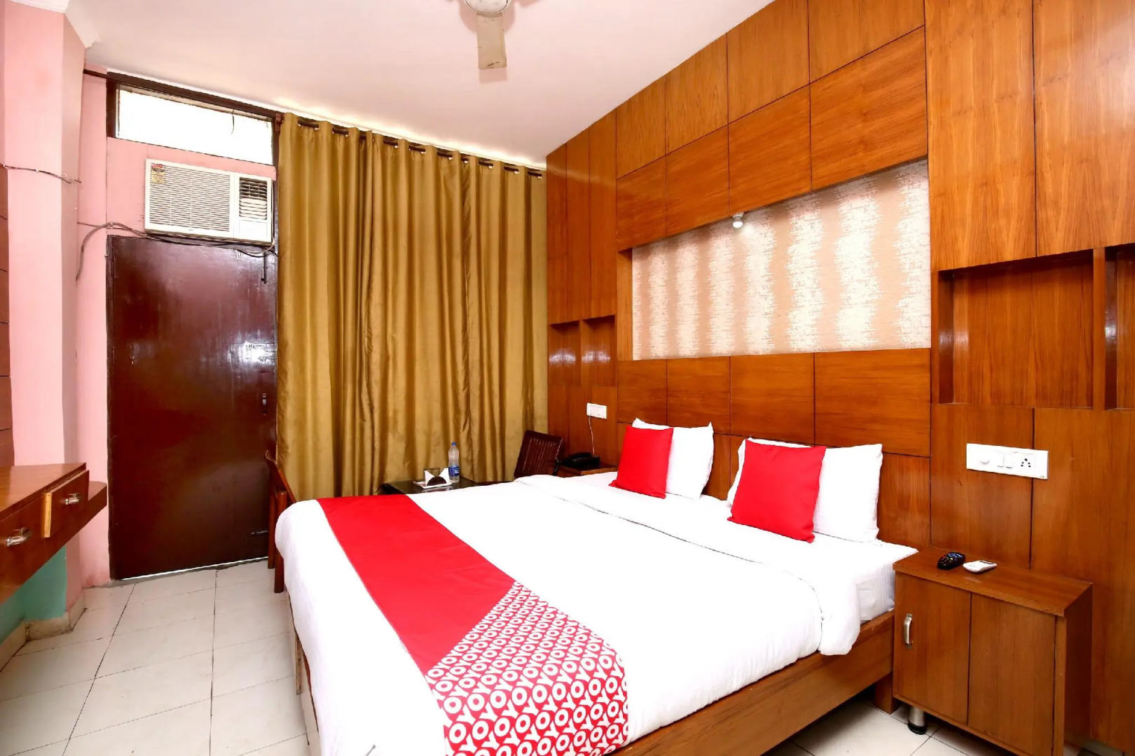 OYO 5906 Hotel Skyfox
