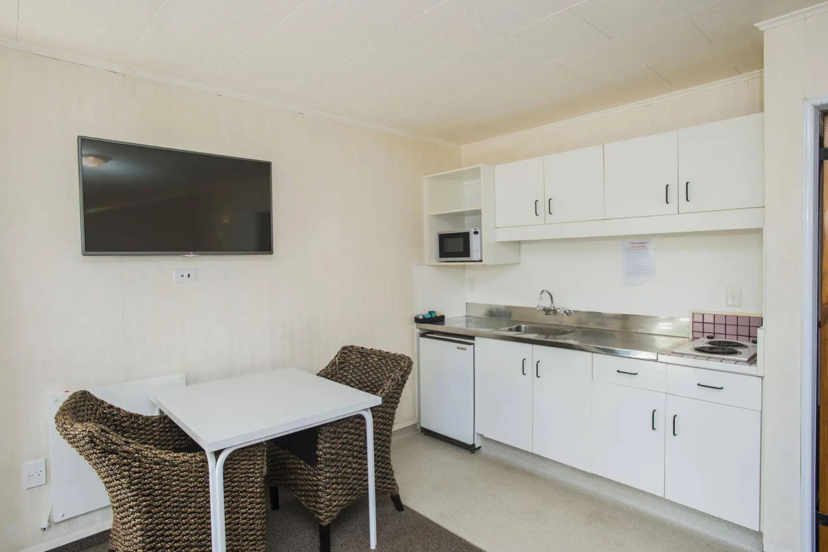 Colonial on Gladstone